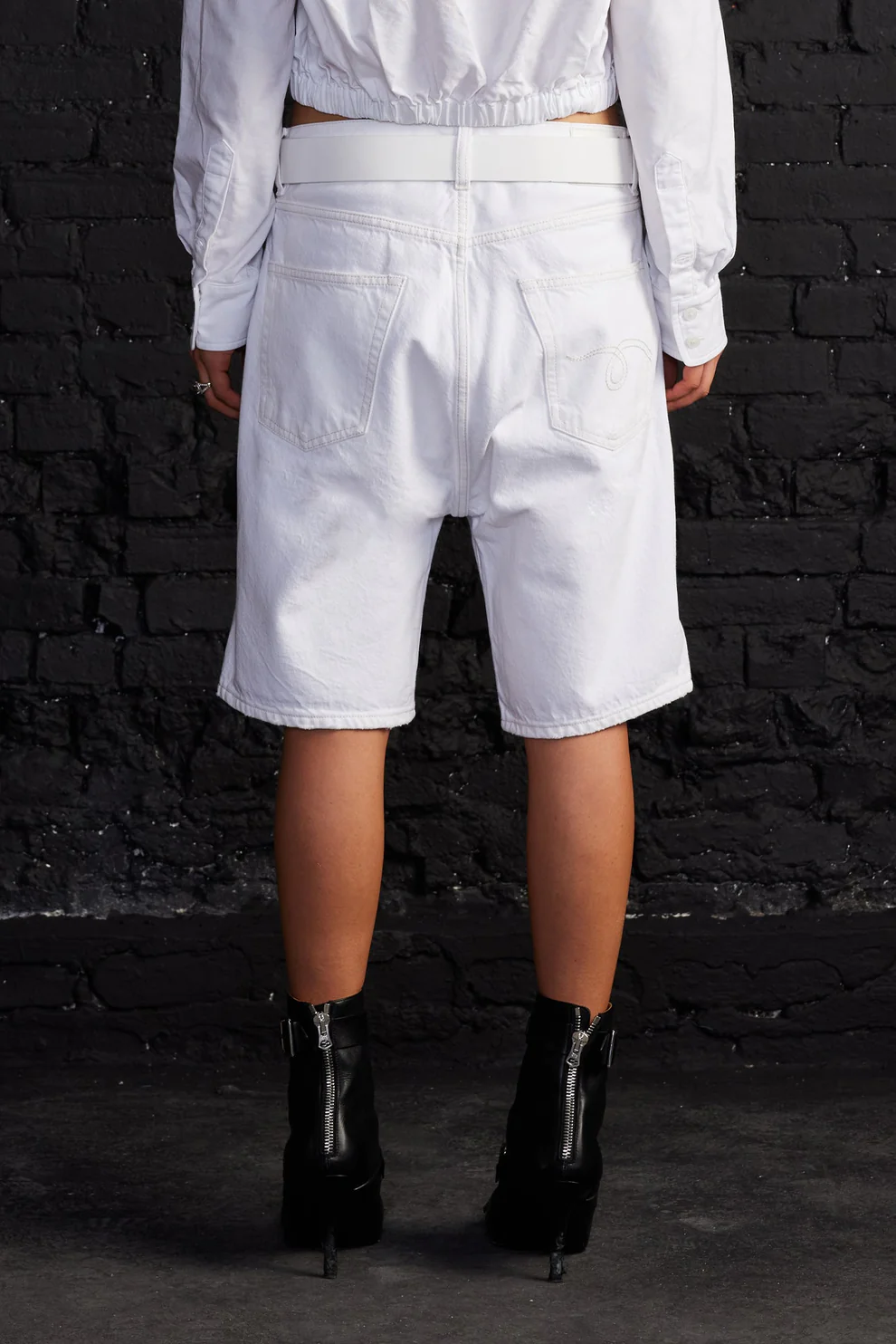 R13wd228d309a Aerin White 5